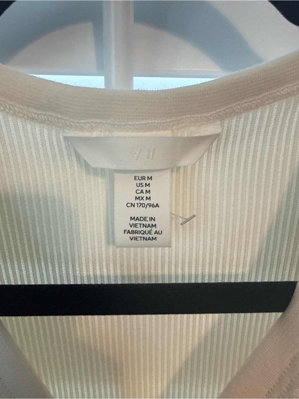 H&M Cream Ribbed V-Neck Button Tank - Picture 2 of 4